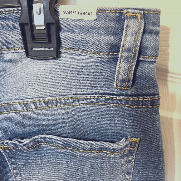 Almost Famous Flare Leg junior jeans with holes - Picture 4 of 9